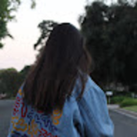 Meet your Posher, Myriam - Picture 1 of 1